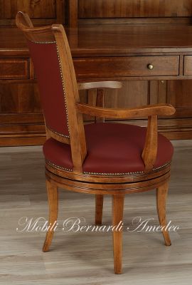 Classic style swivel chair with upholstered wooden structure